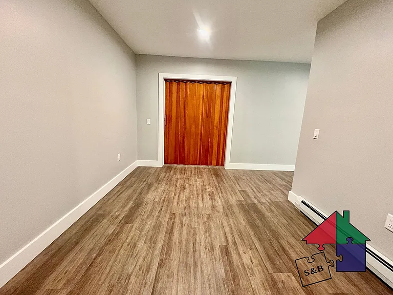 24 Mountain View St — Photo 33