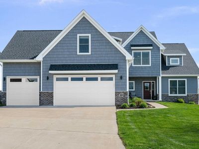 301 Madison Dr, Riverdale, IA, 52722