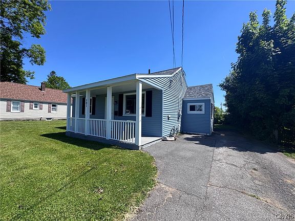 2nd image of 501 Oakwood St
