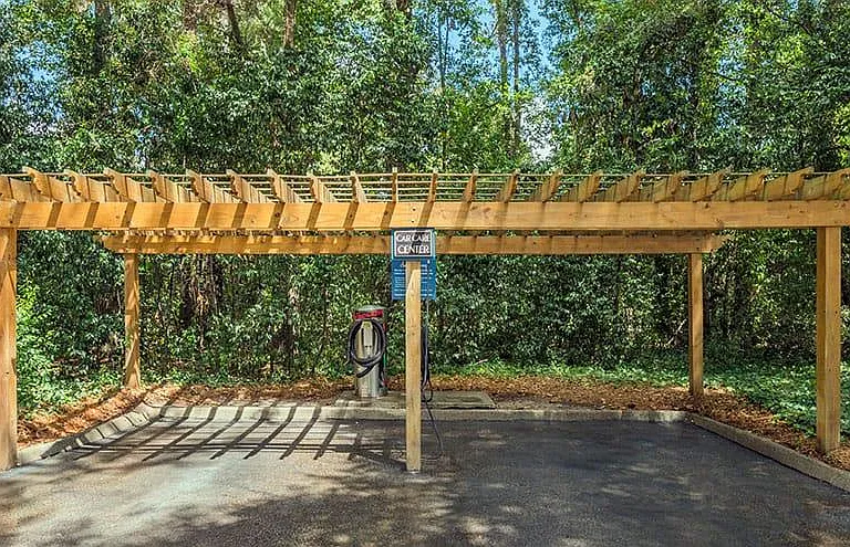 Colony at South Park — Photo 11