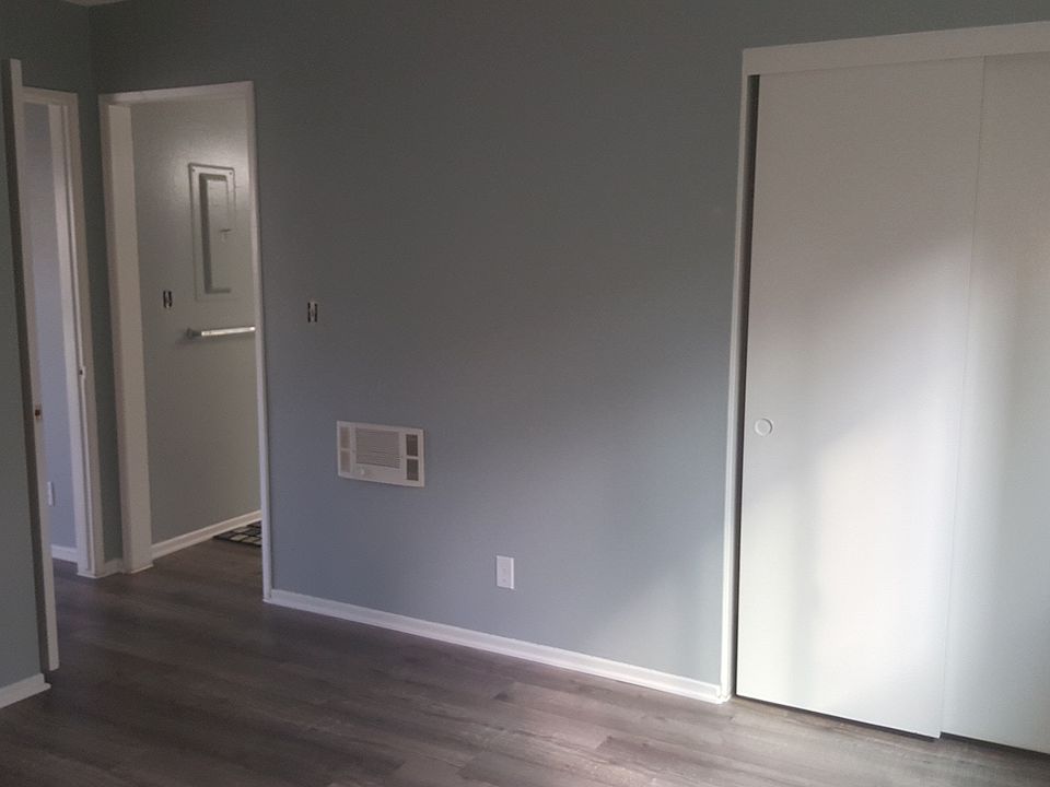 Bedroom with 2 CLOSETS!!!!