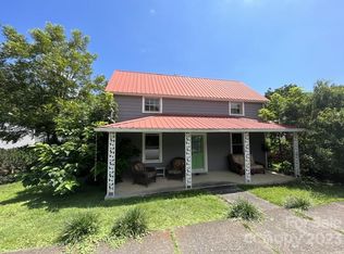80 Meadow Ln, Hot Springs, NC 28743