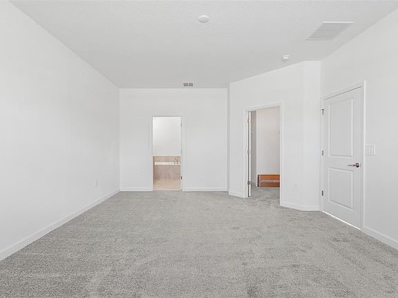 4th image of 3039 Addison Blvd