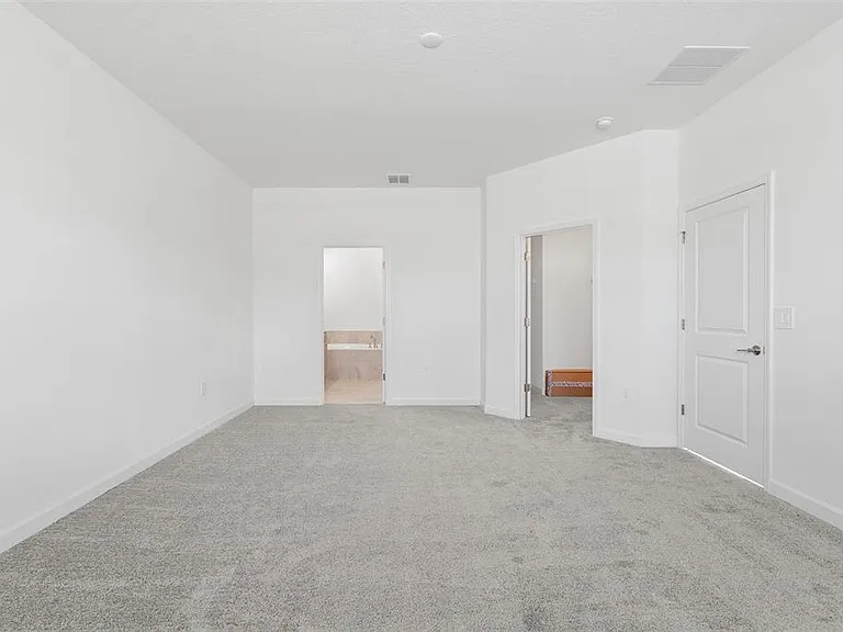 3039 Addison Blvd — Photo 4