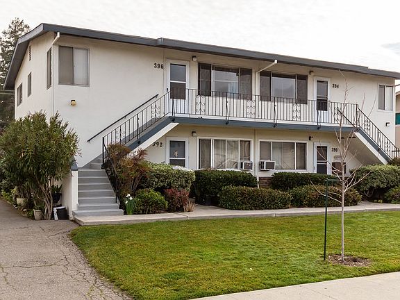 2nd image of 390 Dunster Dr