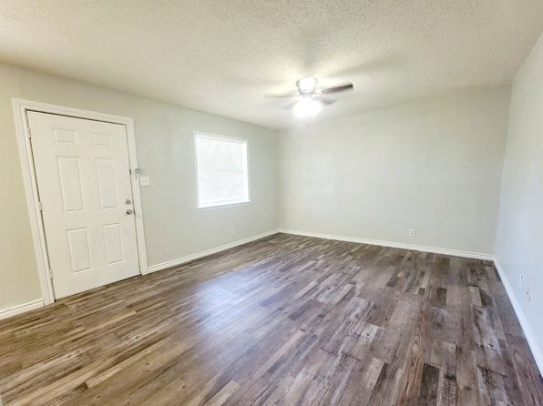 403 Main St E