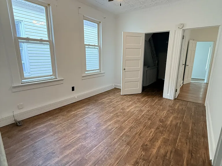 113 Grand St #2 — Photo 4