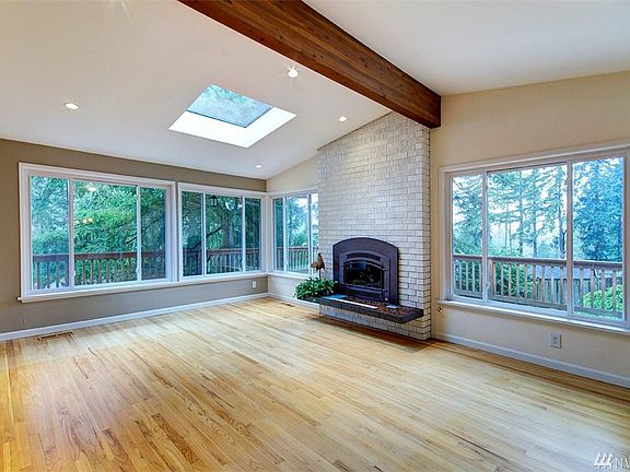 3rd image of 10823 104th Ave NE