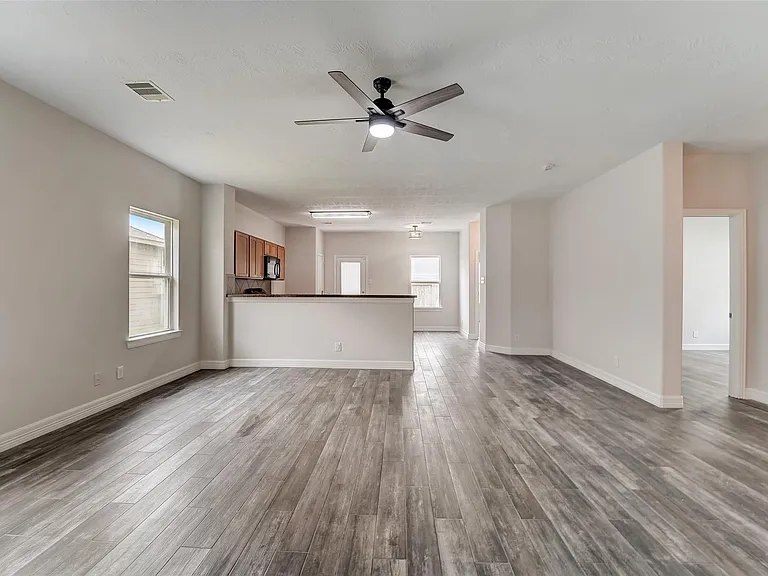 315 Apache Field Ln — Photo 4