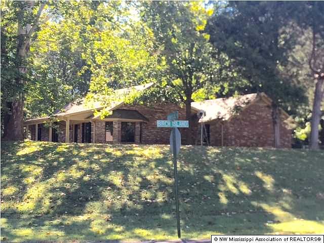 1st image of 2880 Birch Island Dr