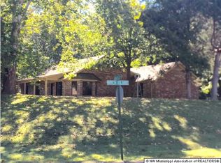 2880 Birch Island Dr, Nesbit, MS 38651