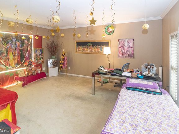 3rd image of 430 W Country Club Dr