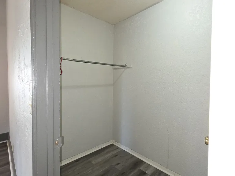 107 W 1st St #2 — Photo 1