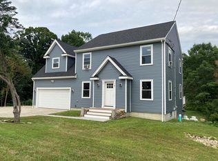 7 Whitins Rd, Sutton, MA 01590