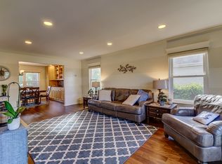 1195 Easton Dr, Carol Stream, IL