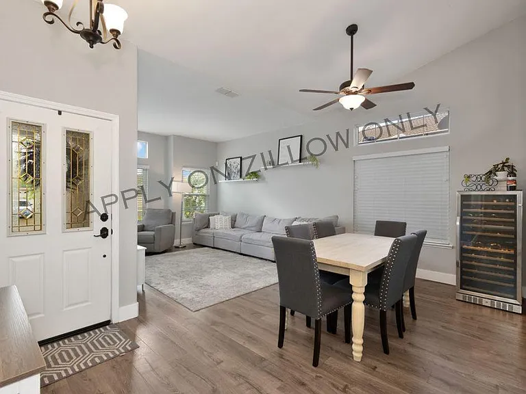 3319 Chapelle Dr — Photo 5