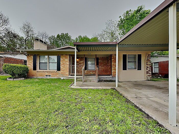 1st image of 1526 Andrew St
