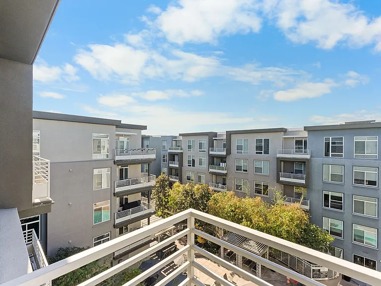 Stadium House Apartments — Photo 94