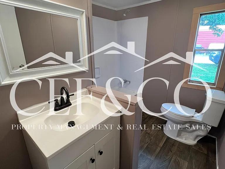 130 Brackett Dr — Photo 3