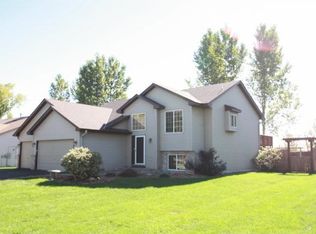 4317 Marigold Ave N, Brooklyn Park, MN 55443