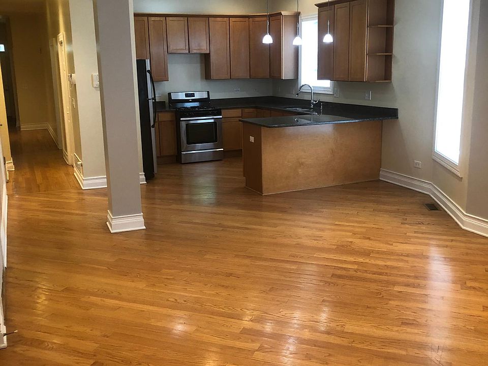 1st image of 724 E 50th Pl #1