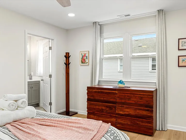 7024 Calvert Ave #B — Photo 38