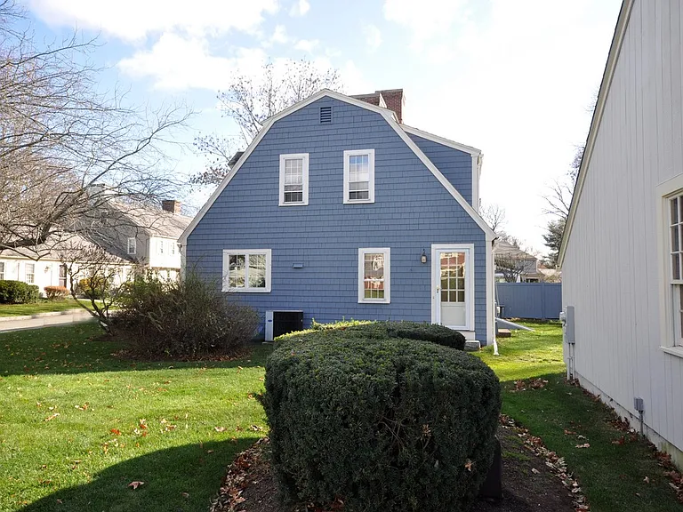 15 Seaborn Pl — Photo 2