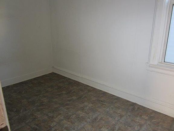5th image of 1619 N Whipple St