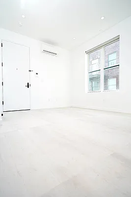 Rented by ERNY LLC | media 12