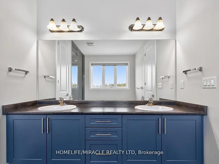 1032 Edinburgh Dr — Photo 32