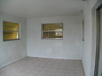 3rd image of 3760 Mimi Ln