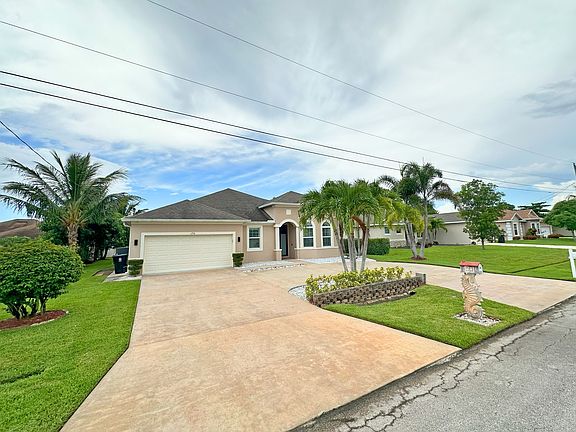 3rd image of 1230 SW Ermine Ave #1230