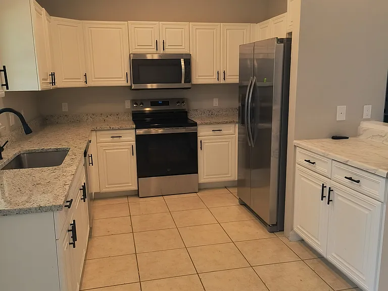 3416 18th St W — Photo 2