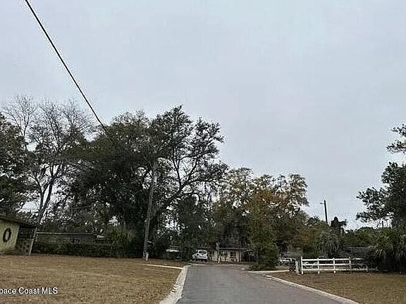 5th image of 1466 Griflet Rd