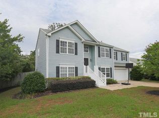 401 Birchtree Valley Ct, Fuquay Varina, NC 27526
