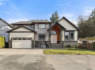 2018 Vinewood St, Abbotsford, BC V2S3H2