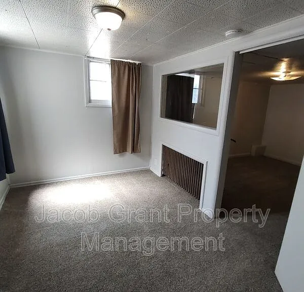 1042 S 4th Ave #B — Photo 6