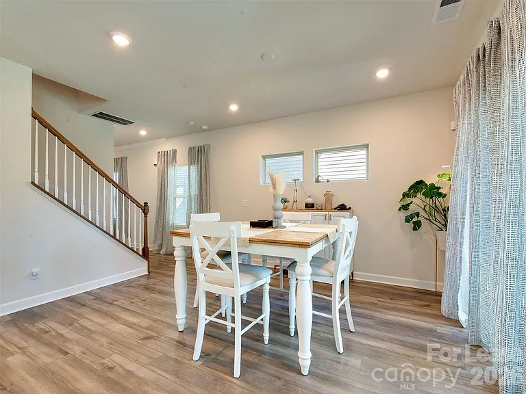 4009 Woodland View Dr — Photo 9