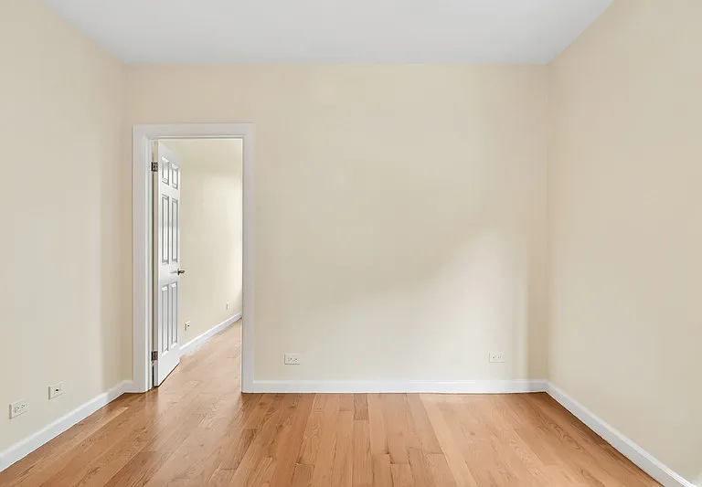 17 Greenwich Ave #5 — Photo 3