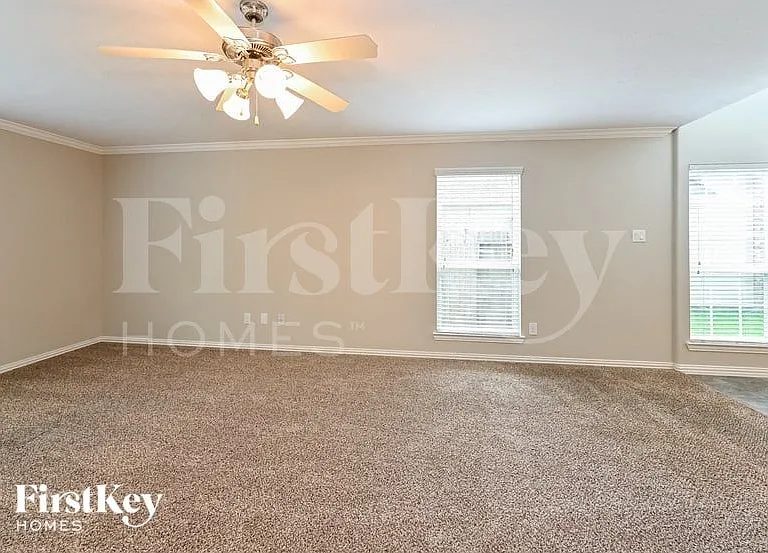 2919 Chaplin Place Dr — Photo 5