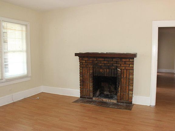 5th image of 2200 Laurel Ave