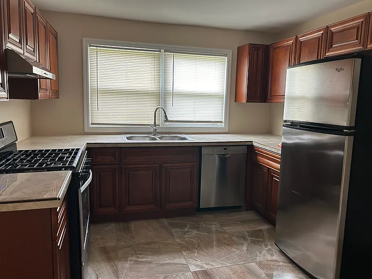 4821 Lavista Rd — Photo 5