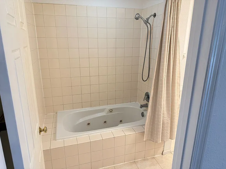 2689 York St #B — Photo 14