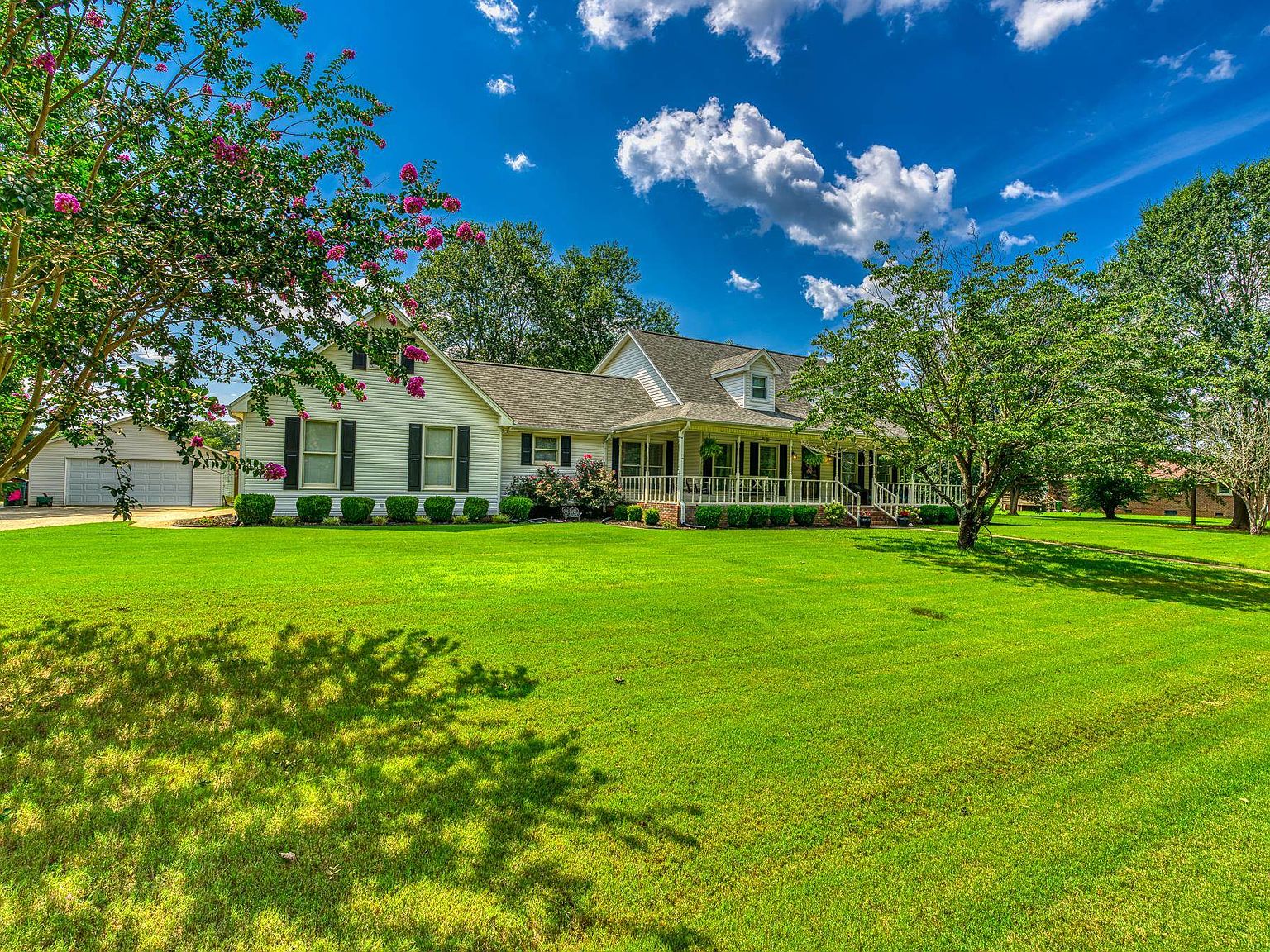 1402 Meadow Dr, Tuscumbia, AL 35674 MLS 512088 Zillow