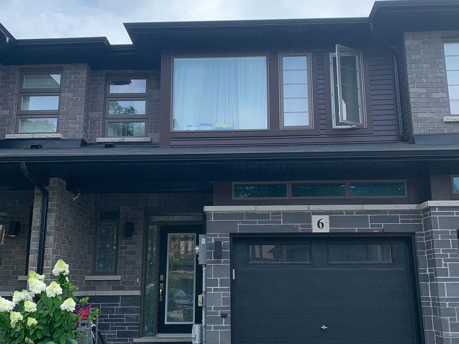 3 bed, $3,200 — Photo 1