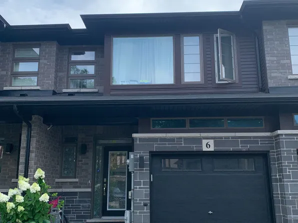 6 Shay Ln, Hamilton, ON L9G 0G5