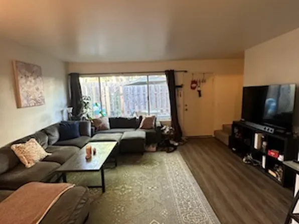 367 Northgate Dr APT B, Goleta, CA 93117