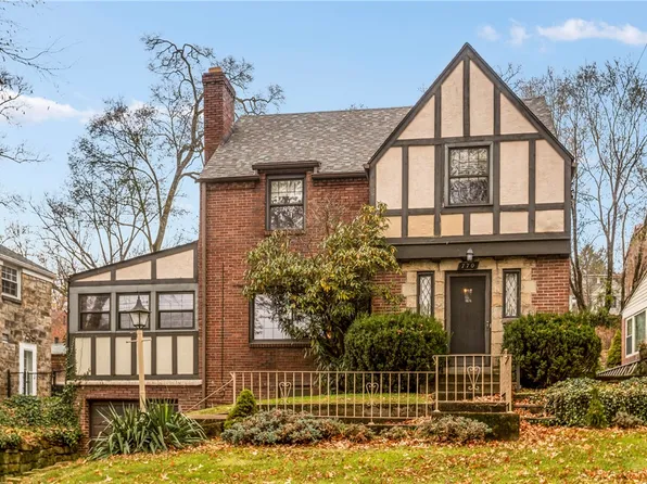 770 Country Club Dr, Pittsburgh, PA 15228