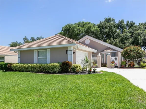 525 Clubside Cir, Venice, FL 34293