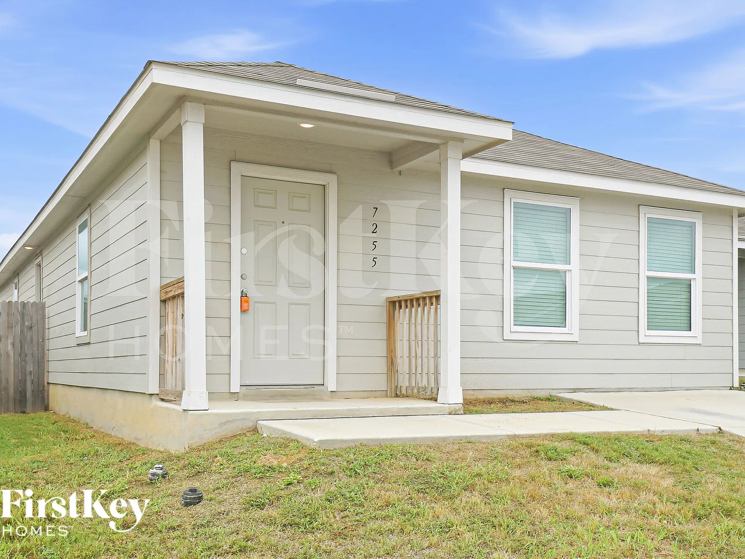 3 bed, 2.0 bath, 1450 sqft, $1,565 — Photo 2